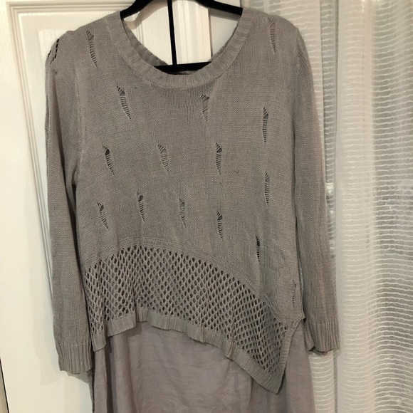 Sweater - Picture 1 of 4